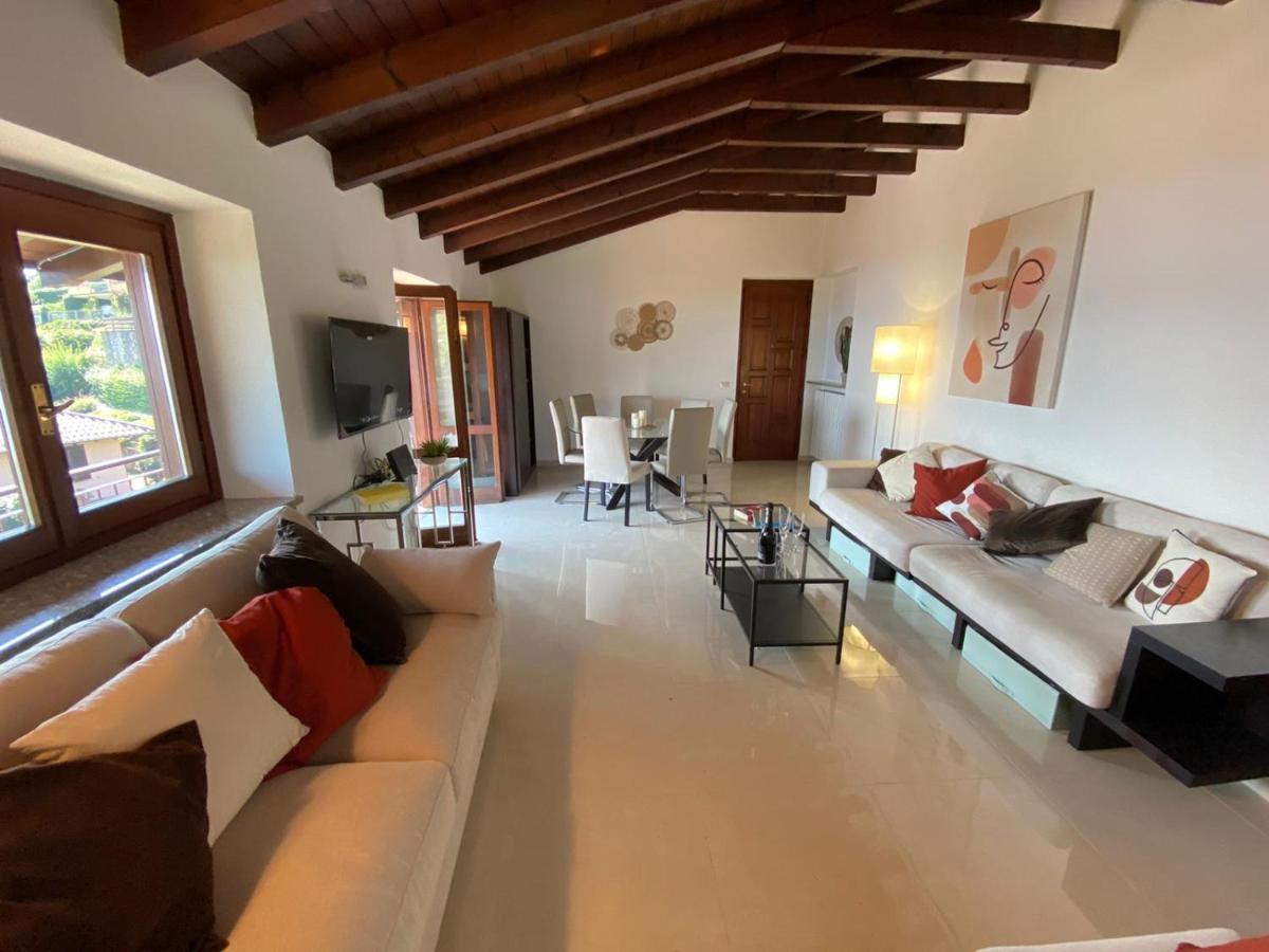 Apartmán Penthouse Andrea Meina Exteriér fotografie
